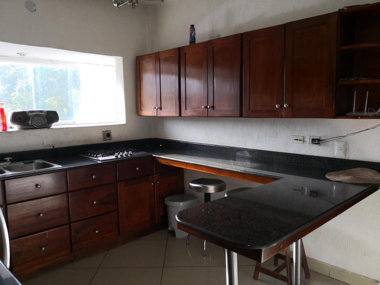 גואטמלה Apartamentos Comodos Cerca Del Aeropuerto מראה חיצוני תמונה